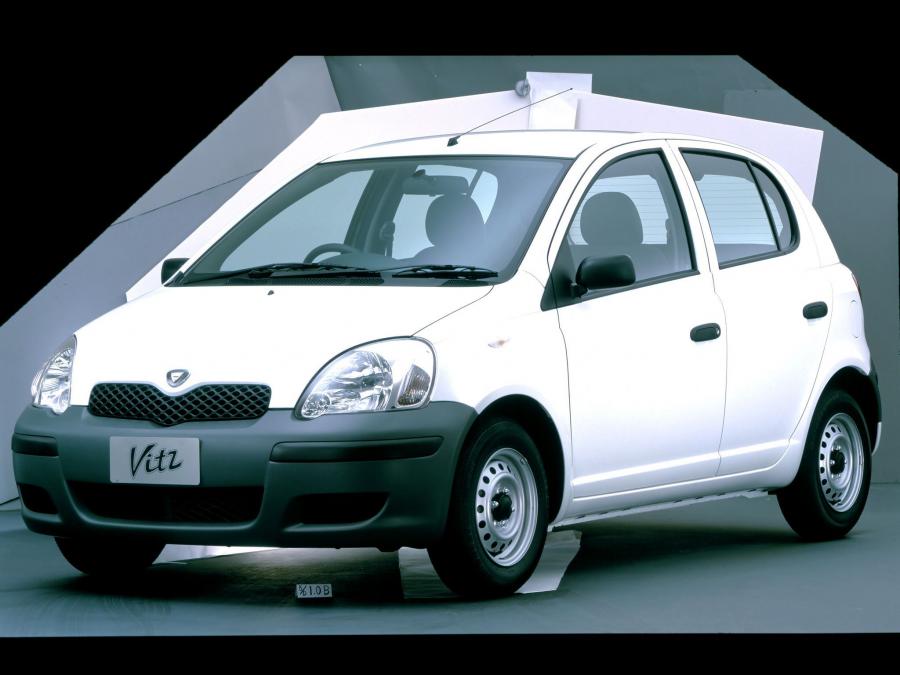  Toyota Vitz 5-Door 2001 года  (фото 3 из 10)